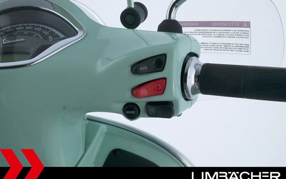 Gebrauchtmotorrad Vespa GTS 300 Yacht Club - Bild 22