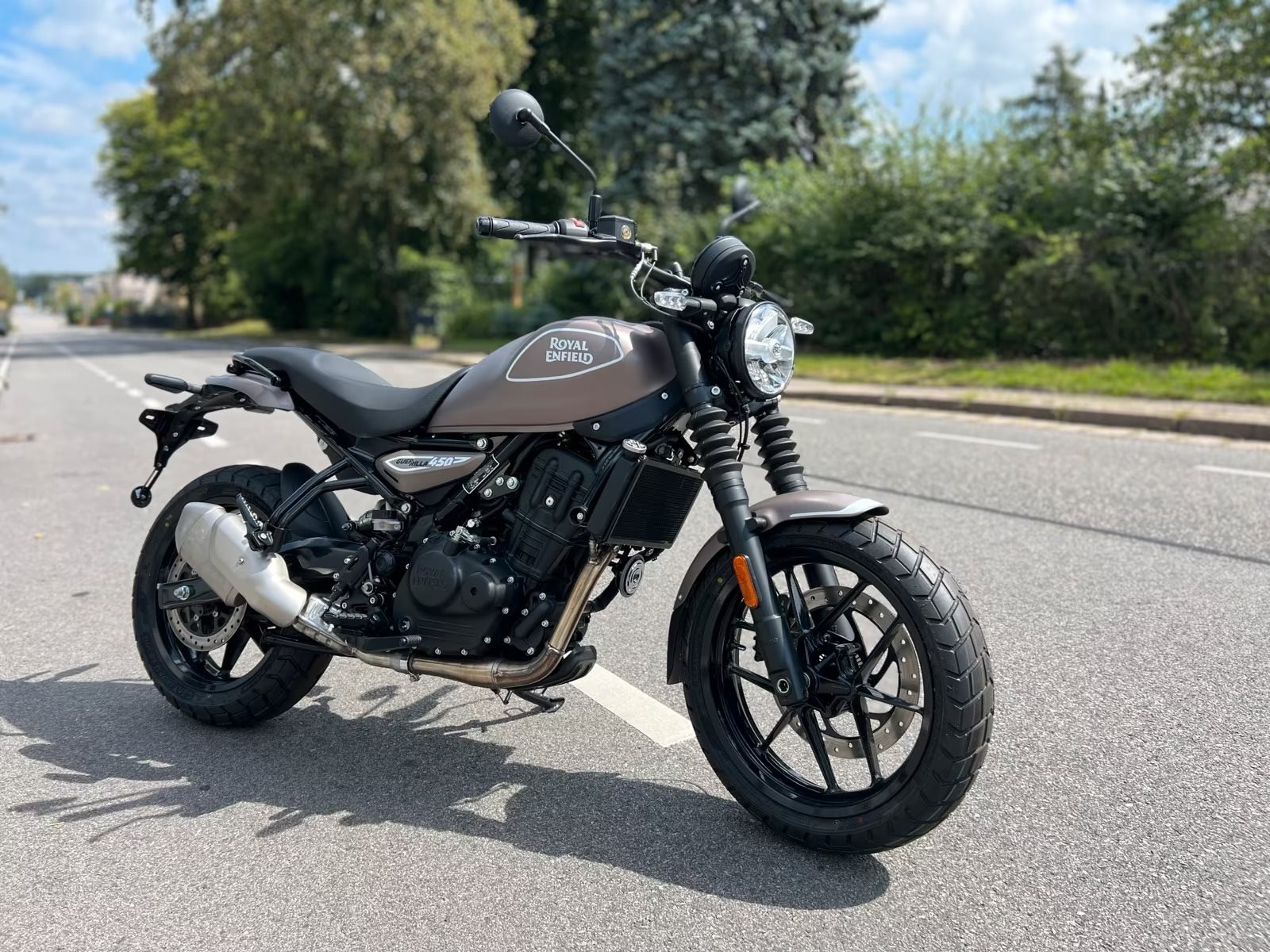 Royal Enfield Guerrilla 450