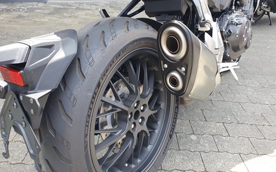 Gebrauchtmotorrad Honda CB 1000 R - Bild 6