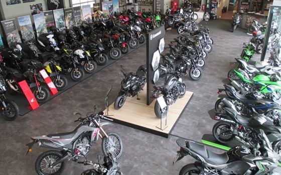 Gebrauchtmotorrad Honda CB125R - Bild 11