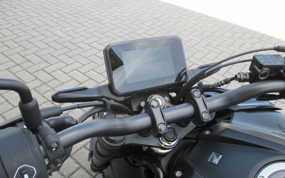 Gebrauchtmotorrad Honda CB125R - Bild 5