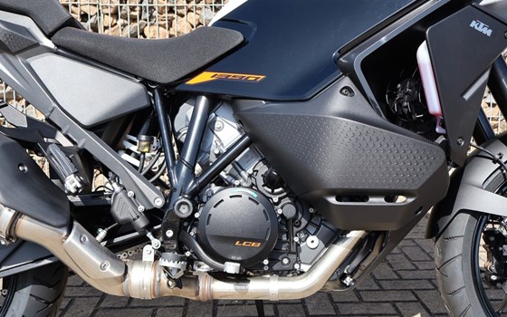 Neufahrzeug KTM 1390 Super Adventure S - Bild 14