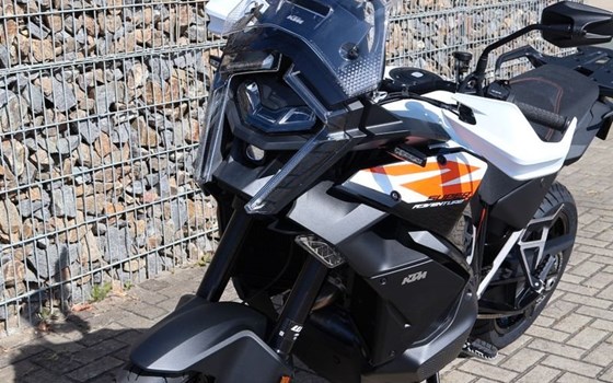 Neufahrzeug KTM 1390 Super Adventure S - Bild 2
