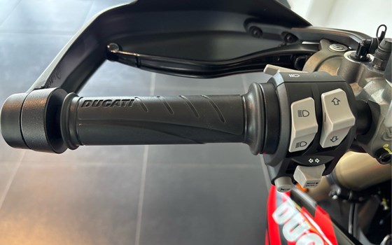 Gebrauchtmotorrad Ducati Hypermotard 698 Mono RVE - Bild 10