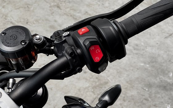 Gebrauchtmotorrad Triumph Street Triple 765 RS - Bild 11