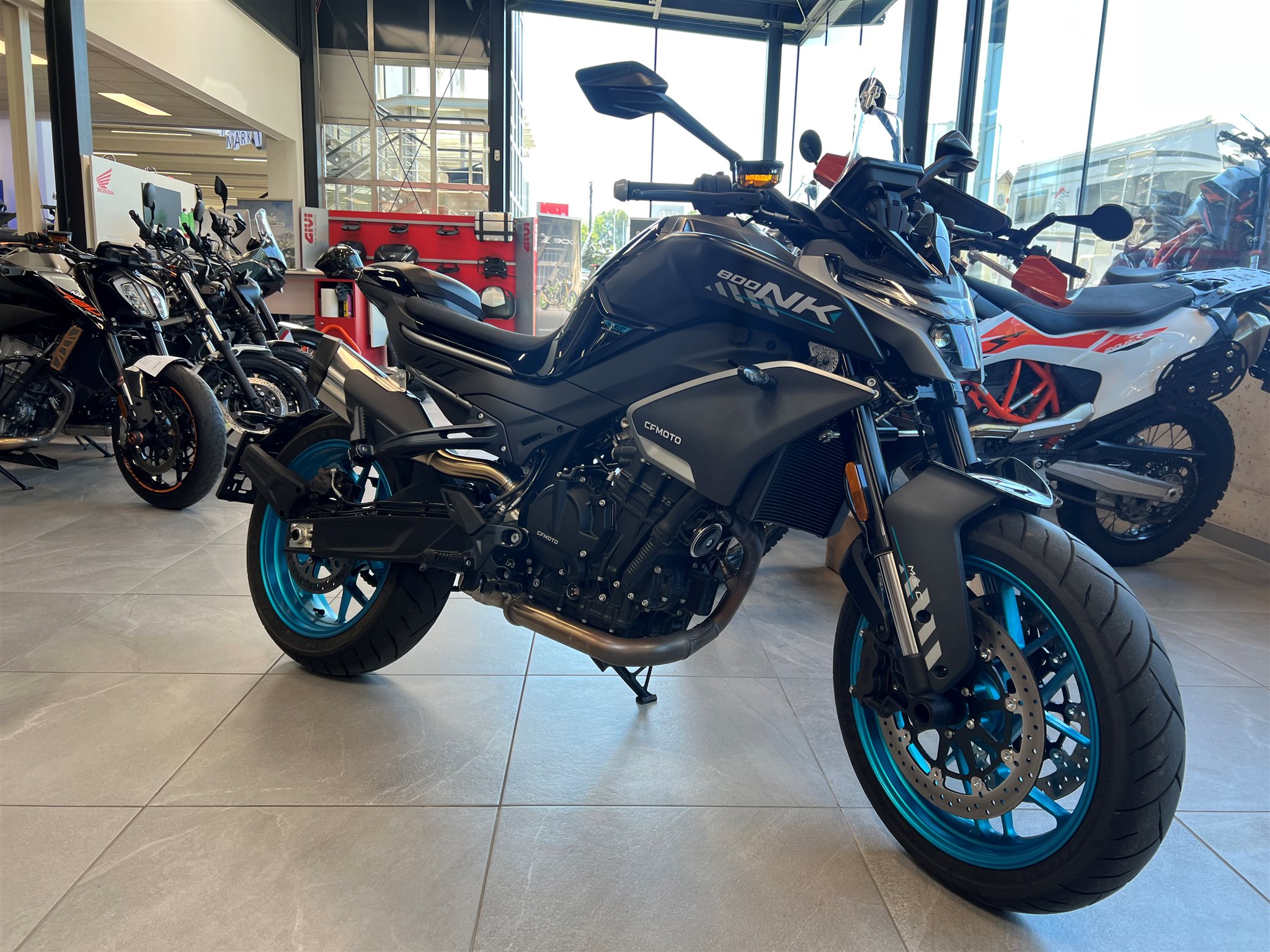 CFMOTO 800NK Advanced 