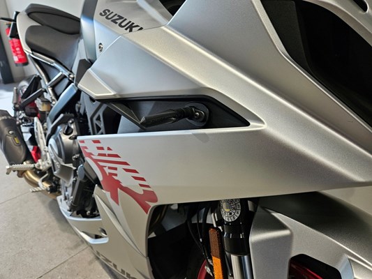 Suzuki GSX-8R (silber) - Bild 4