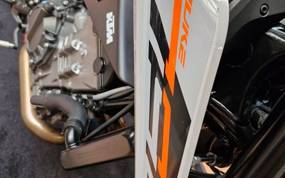 Gebrauchtmotorrad KTM 790 Duke L - Bild 16