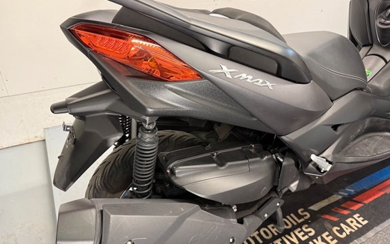 Gebrauchtmotorrad Yamaha XMAX 400 - Bild 10