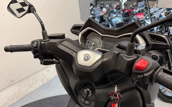 Gebrauchtmotorrad Yamaha XMAX 400 - Bild 9