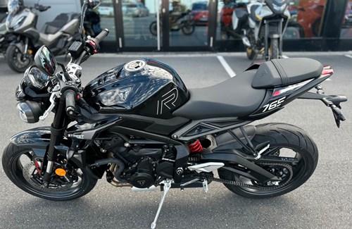 Neumotorrad Triumph Street Triple R