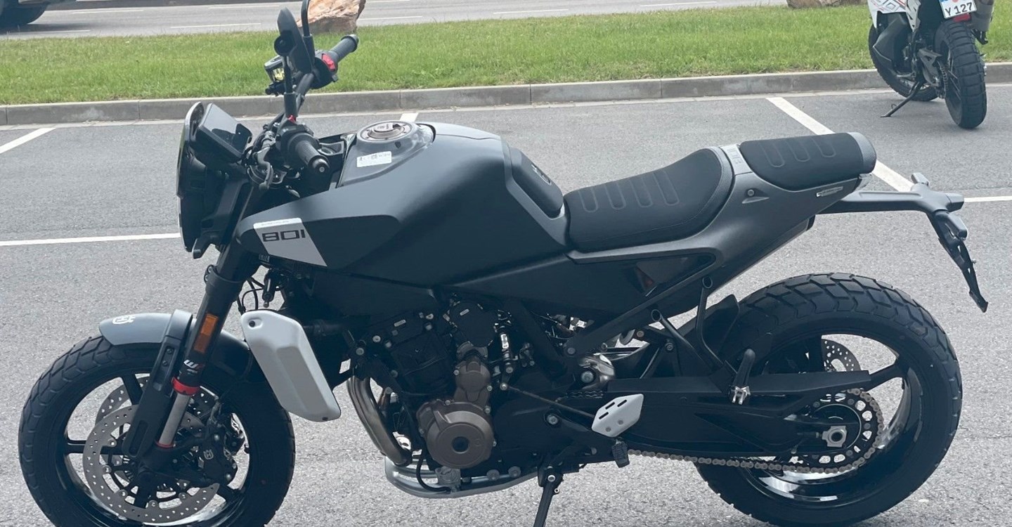Angebot Husqvarna Svartpilen 801