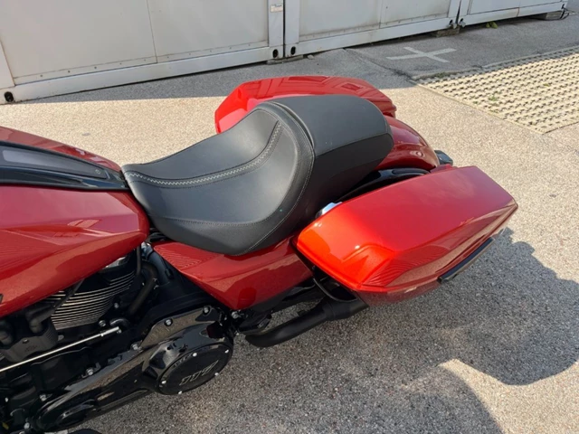 Harley-Davidson Street Glide FLHX (schwarz) - Bild 10