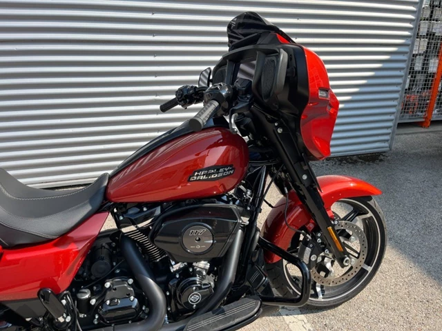 Harley-Davidson Street Glide FLHX (schwarz) - Bild 3