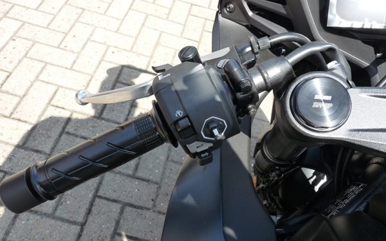 Gebrauchtmotorrad Honda CB650R - Bild 6