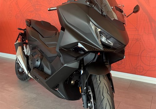 Honda Forza 750