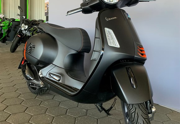 Vespa GTS 300 Super Sport