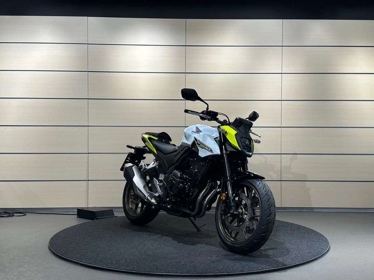 Honda CB500 Hornet E-Clutch