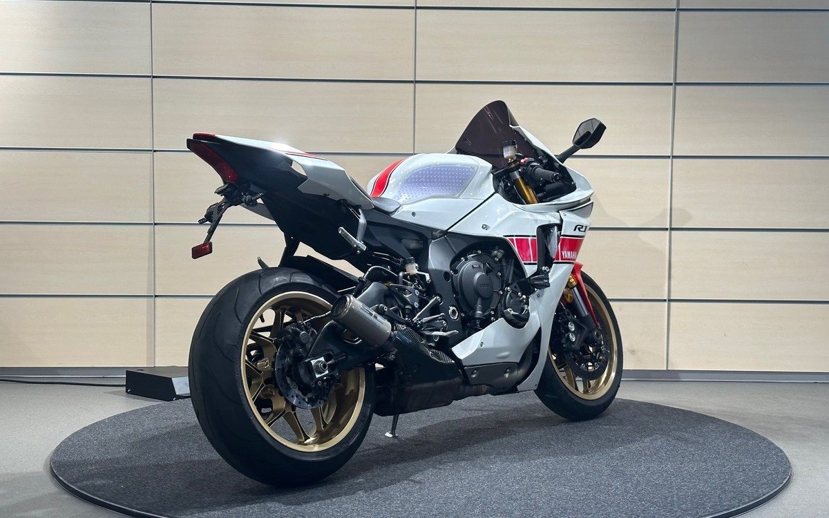 Angebot Yamaha R1 World GP 60th Anniversary