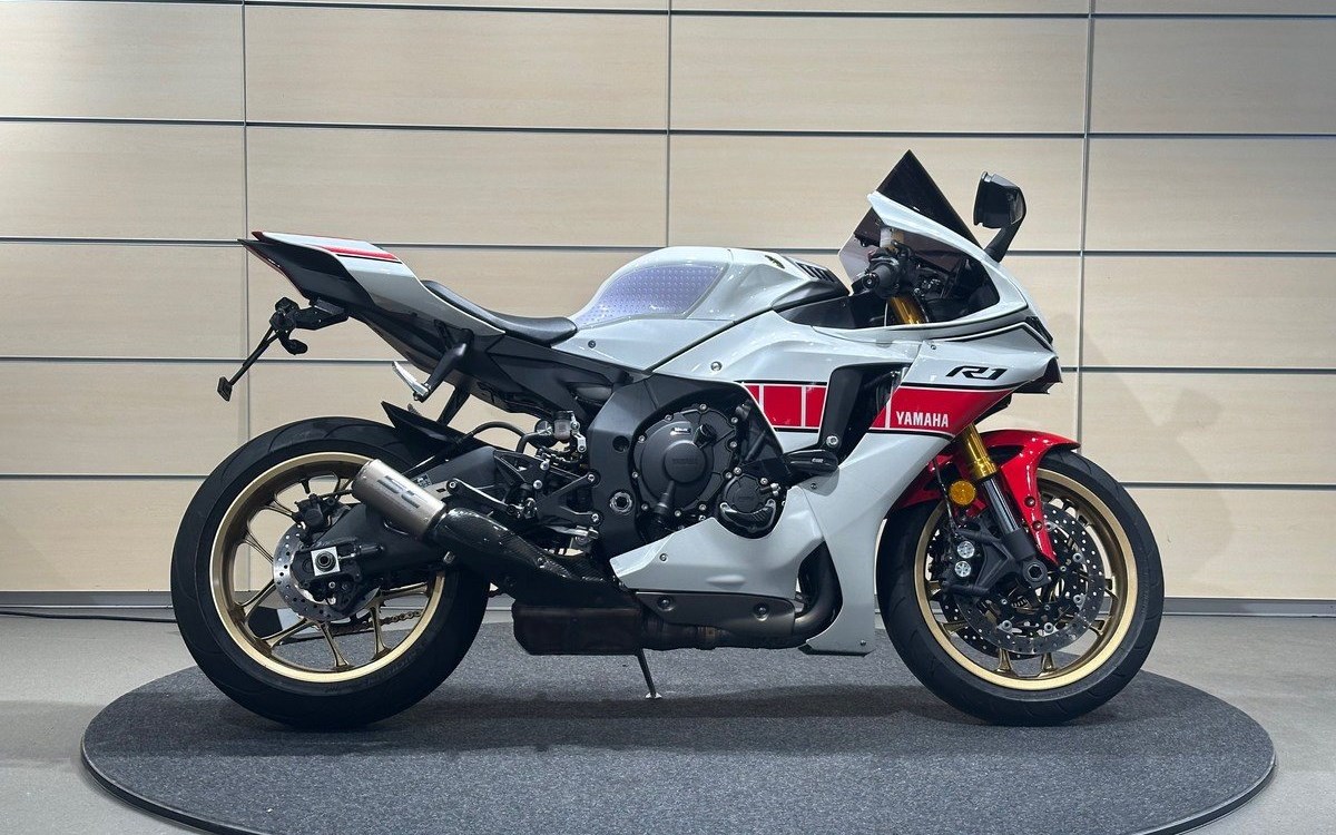 Angebot Yamaha R1 World GP 60th Anniversary