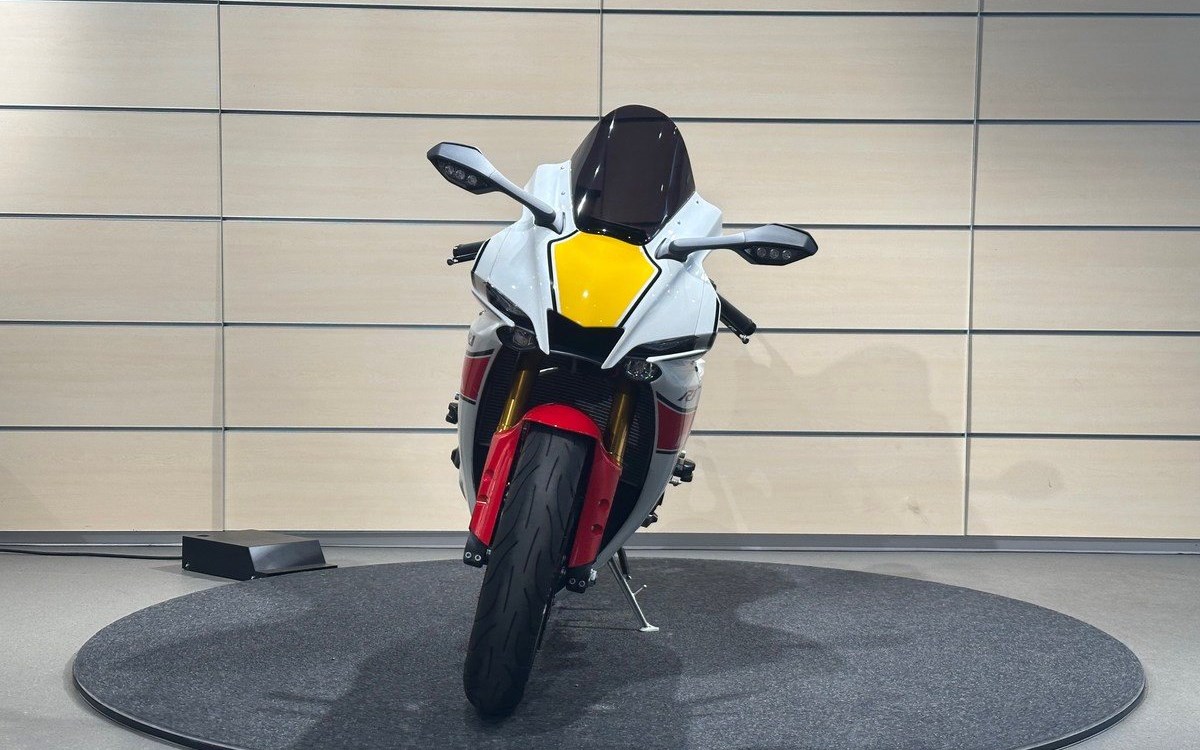 Angebot Yamaha R1 World GP 60th Anniversary