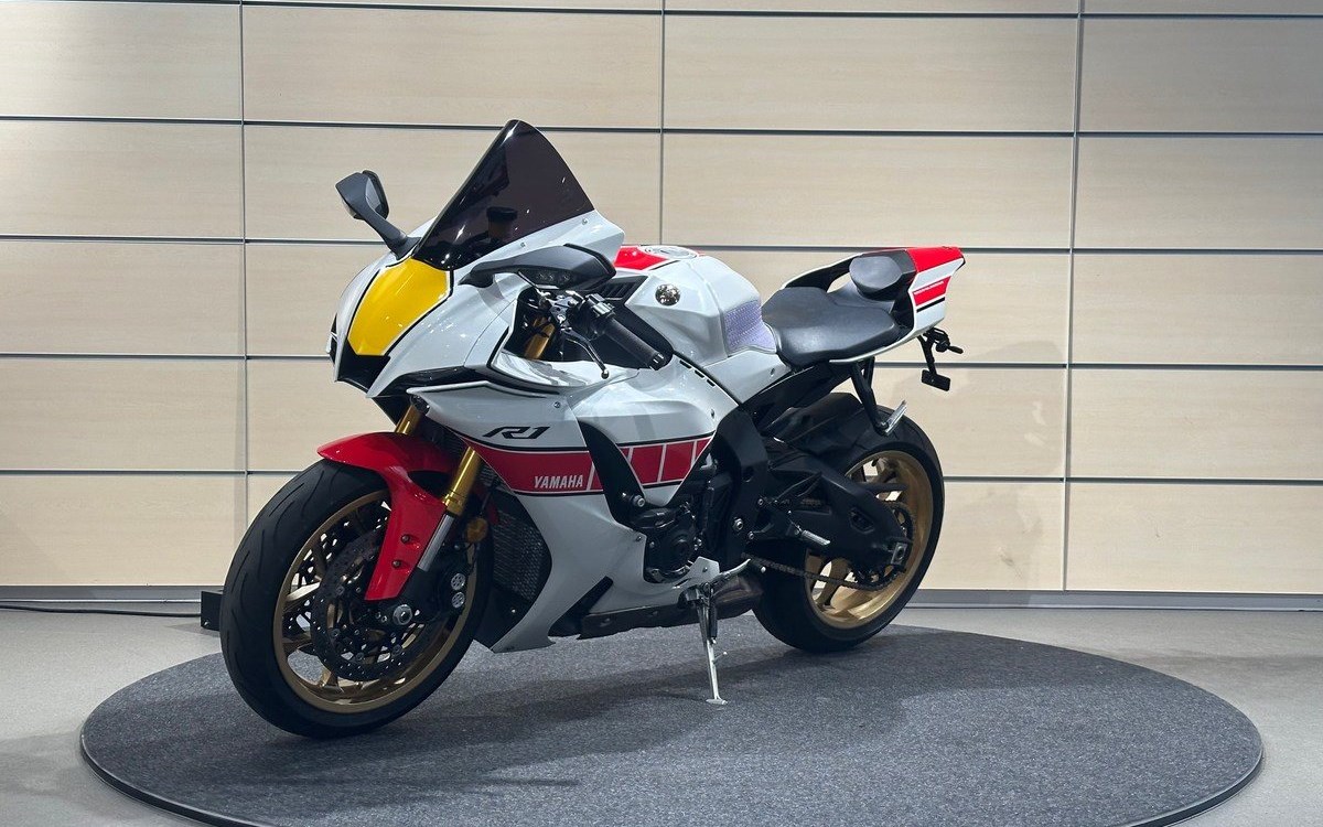 Angebot Yamaha R1 World GP 60th Anniversary