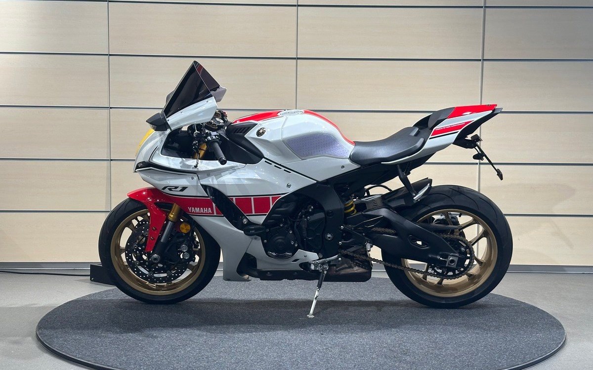 Angebot Yamaha R1 World GP 60th Anniversary