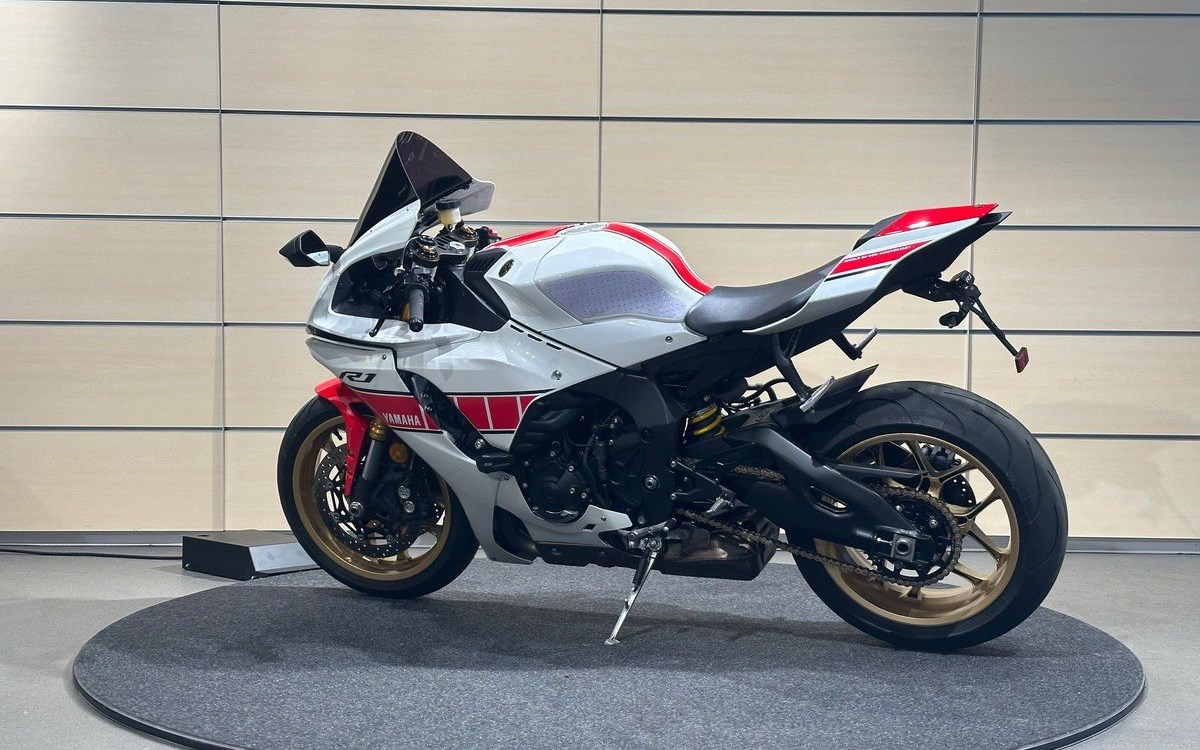 Angebot Yamaha R1 World GP 60th Anniversary