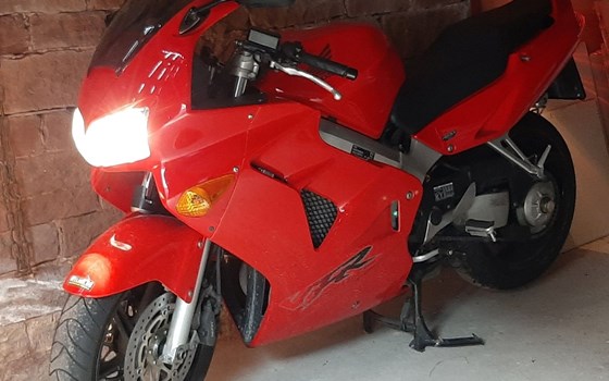 Gebrauchtmotorrad Honda VFR 800 F - Bild 1