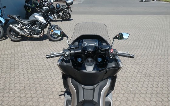 Gebrauchtmotorrad Honda Forza 750 - Bild 10