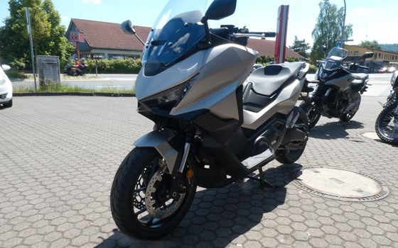 Gebrauchtmotorrad Honda Forza 750 - Bild 5