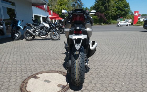Gebrauchtmotorrad Honda Forza 750 - Bild 8