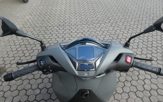 Gebrauchtmotorrad Honda SH350i - Bild 11