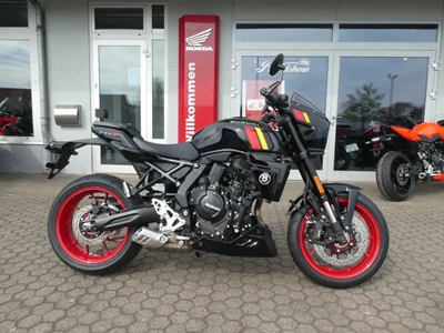 GSX-8TT