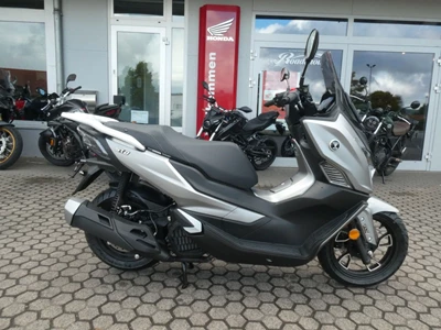 SR1 125 ABS TCS