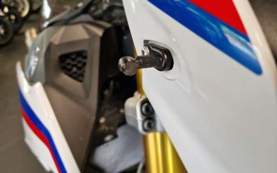 Gebrauchtmotorrad BMW S 1000 R - Bild 10