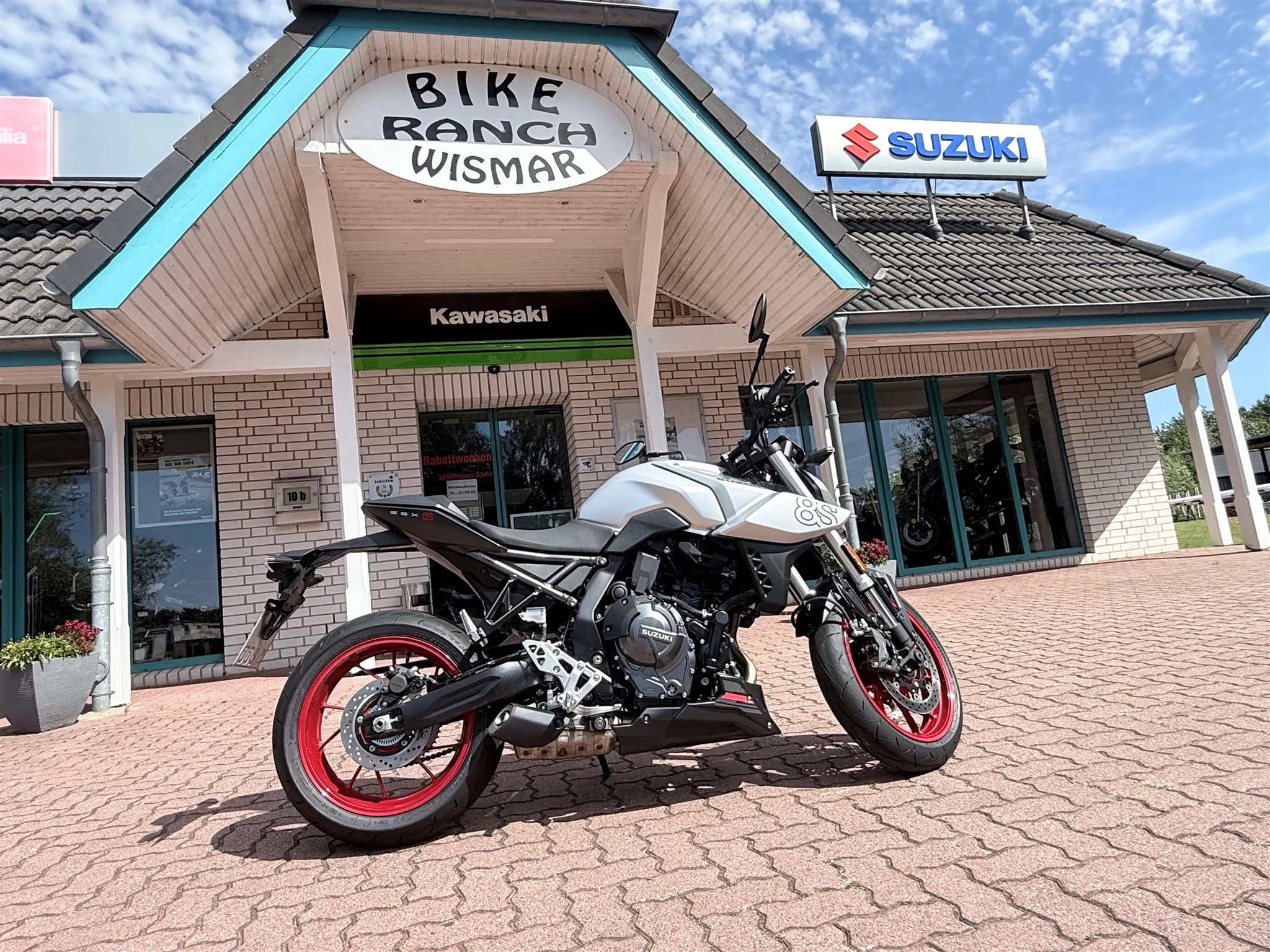 Suzuki GSX-8S