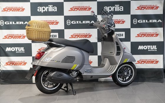 Gebrauchtmotorrad Vespa GTS 300 Super Tech - Bild 2