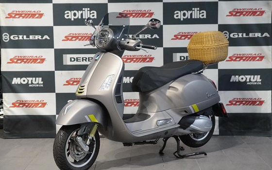 Gebrauchtmotorrad Vespa GTS 300 Super Tech - Bild 6