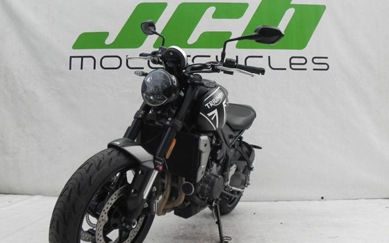 Gebrauchtmotorrad Triumph Trident 660 - Bild 6