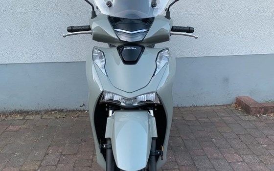 Gebrauchtmotorrad Honda SH125i - Bild 3