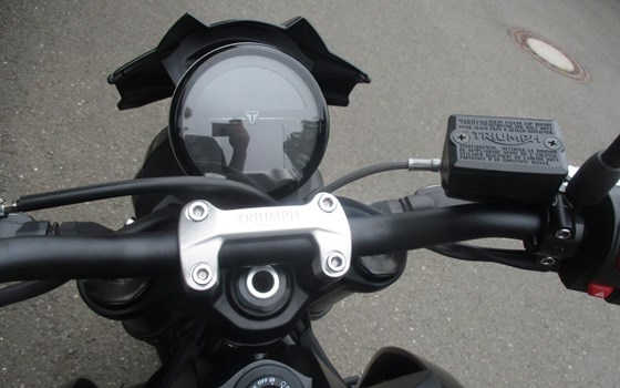 Gebrauchtmotorrad Triumph Trident 800 - Bild 10