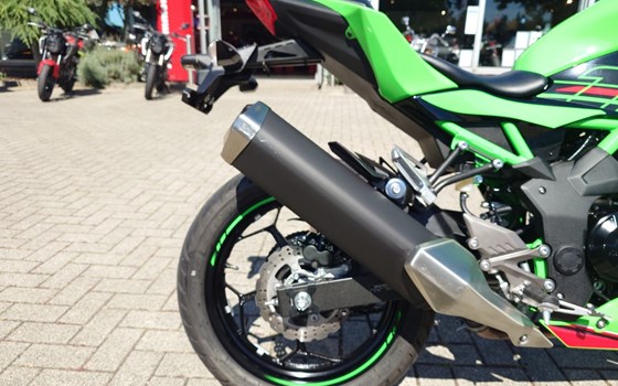 Gebrauchtmotorrad Kawasaki Ninja 125 - Bild 2