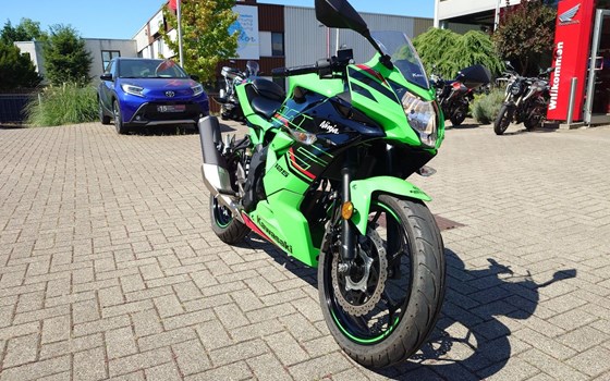 Gebrauchtmotorrad Kawasaki Ninja 125 - Bild 4