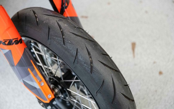 Gebrauchtmotorrad KTM 690 SMC R - Bild 12