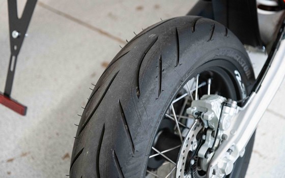 Gebrauchtmotorrad KTM 690 SMC R - Bild 13