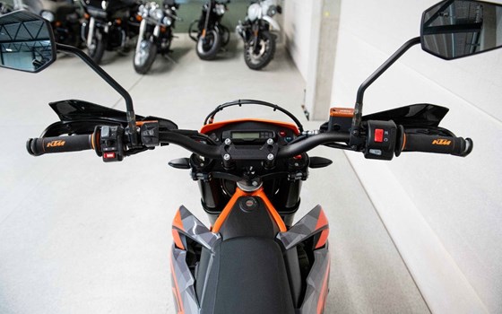 Gebrauchtmotorrad KTM 690 SMC R - Bild 7