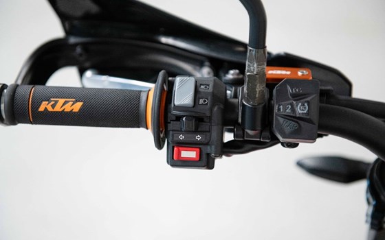 Gebrauchtmotorrad KTM 690 SMC R - Bild 8