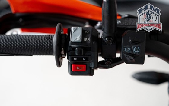 Gebrauchtmotorrad KTM 690 SMC R - Bild 9