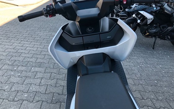 Gebrauchtmotorrad BMW CE 04 - Bild 16